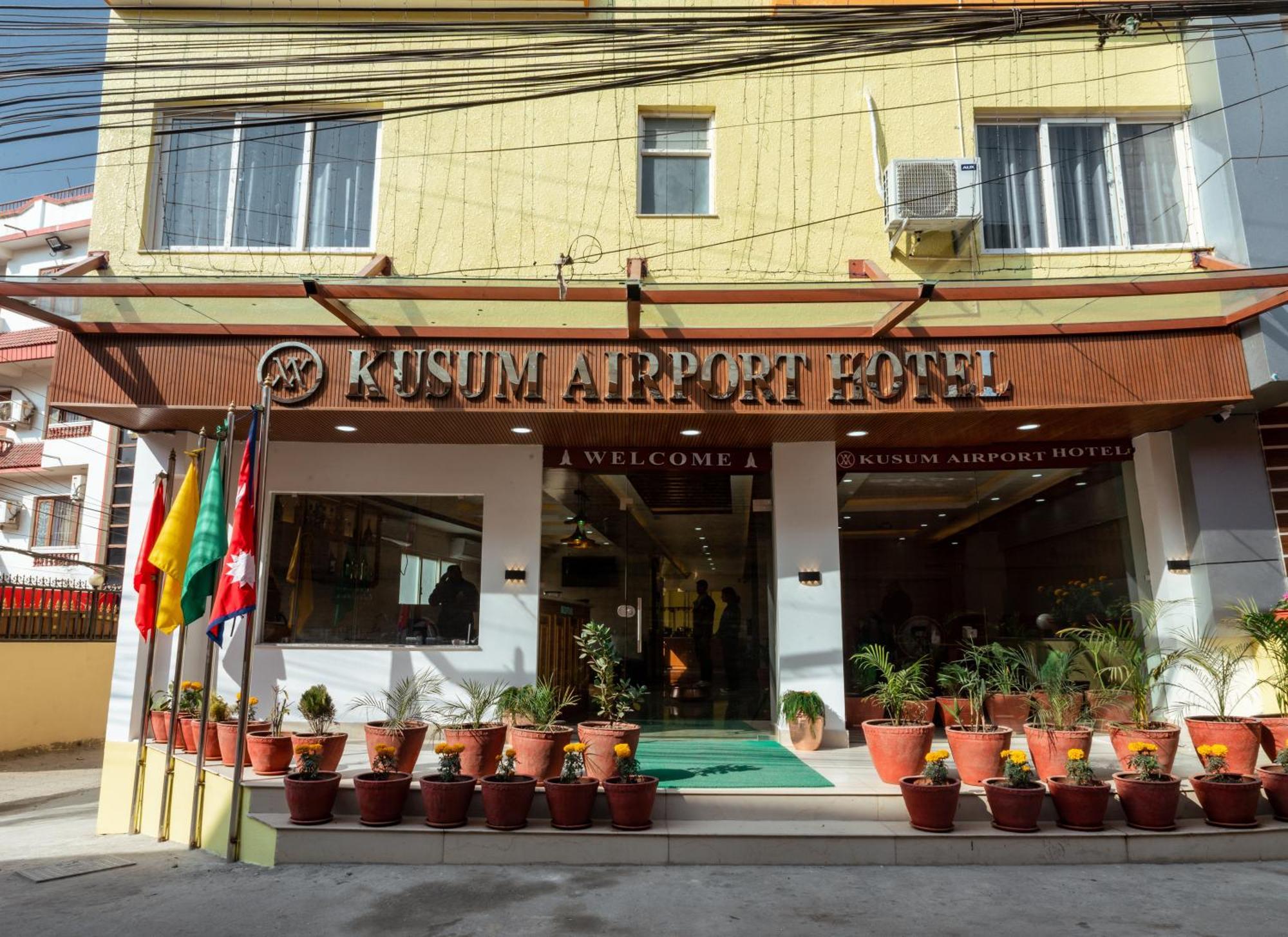 Kusum Airport Hotel Kathmandu Exterior foto